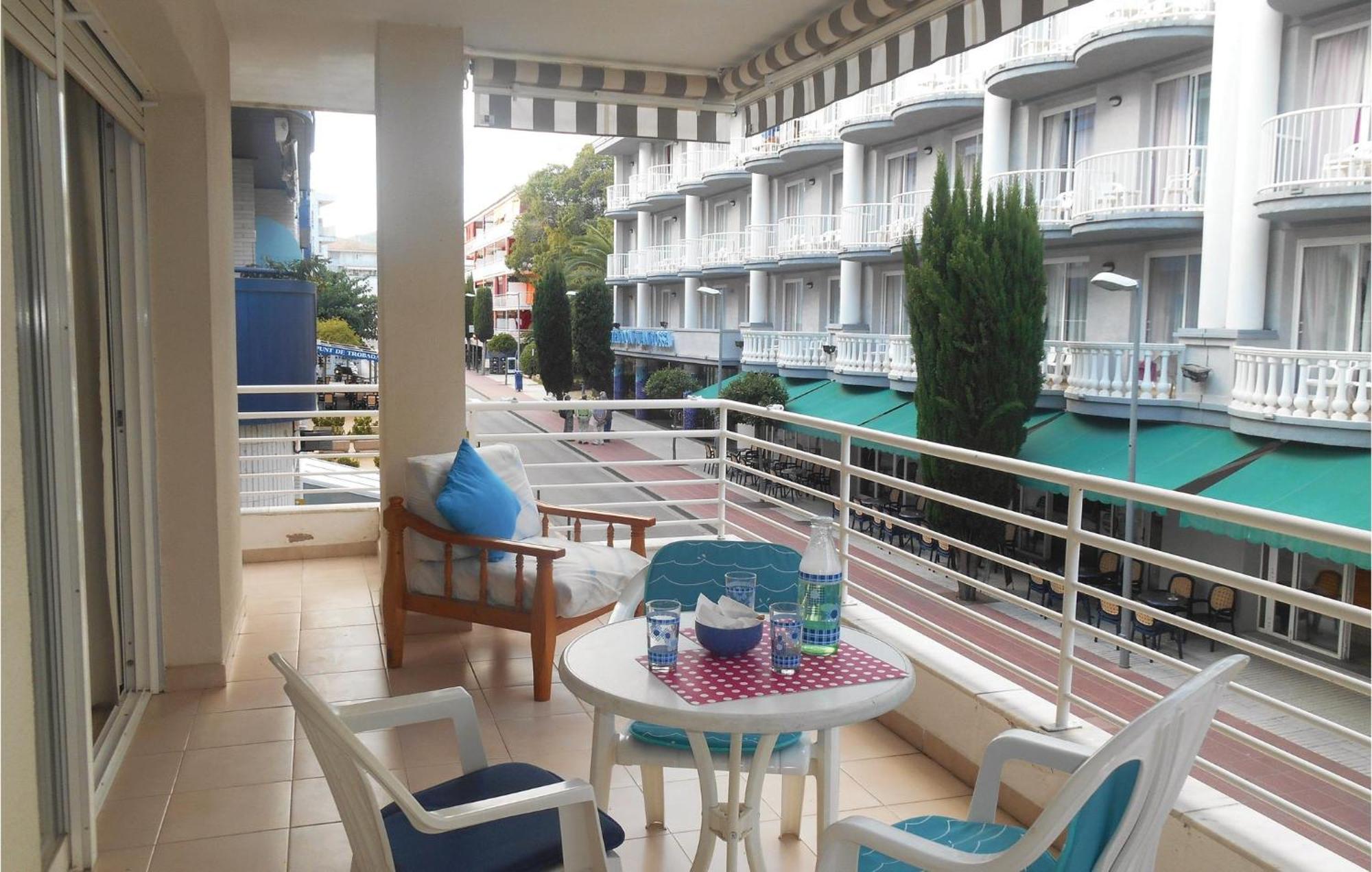 1 Bedroom Beautiful Apartment In ตอสซาเดมาร์ ภายนอก รูปภาพ